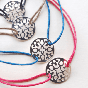 Bracelet cordon argent pendentif floral DORIA