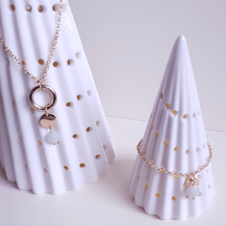 Collier chaîne pierre naturelle pendentif rond et anneau NUUN Collier chaîne pierre naturelle pendentif rond et anneau NUUN