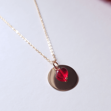 Collier chaîne pendentif rond et cœur de verre TIARA Collier chaîne pendentif rond et cœur de verre TIARA