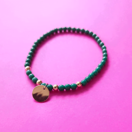 Bracelet perles de verre color block avec pendentif rond VARI Bracelet perles de verre color block avec pendentif rond VARI